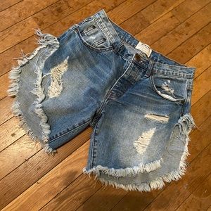 One Teaspoon Demin Shorts style # CA51312